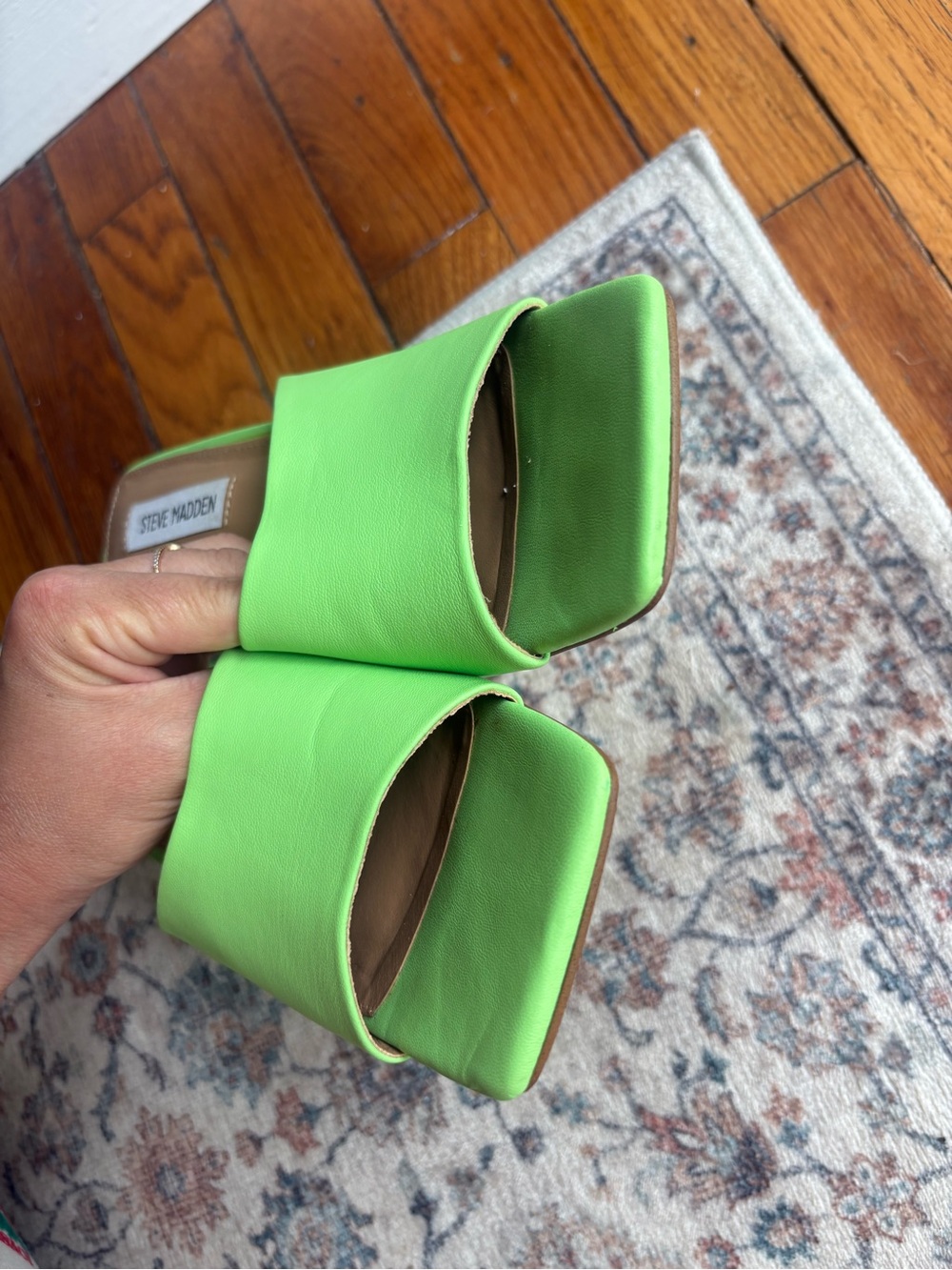 Women’s Size 8 Steve Madden Neon Lime Green Block Heel Mules - Picture 9 of 10